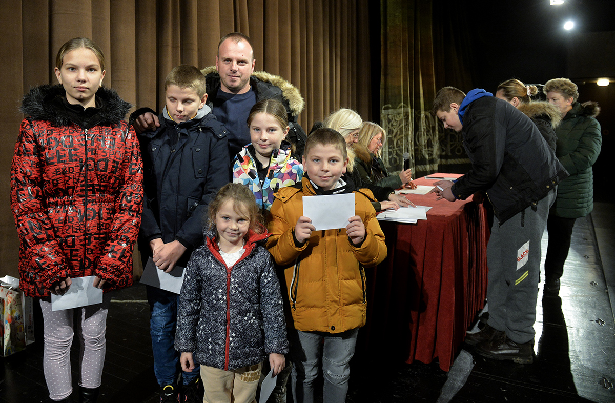Божићни поклони деци у 2025. години