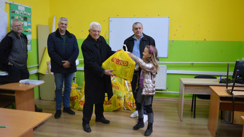 Хуманитарна помоћ деци у Рашкој области