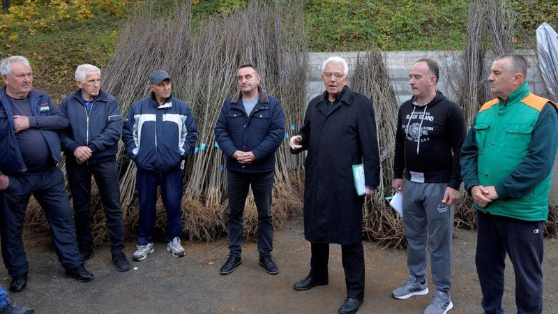 ПОДЕЛА САДНИЦА ВОЋАРИМА У ПРИБОЈУ И НОВОЈ ВАРОШИ