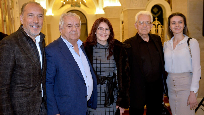 ДЕЛЕГАЦИЈА „СТАРЕ РАШКЕ“ НА ДОДЕЛИ СВЕТОСАВСКЕ ПОВЕЉЕ ЕМИРУ КУСТУРИЦИ
