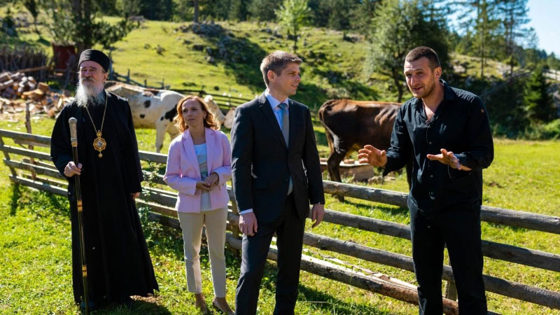 Уручење Уговора о поклону стеоних крава - јуница сточарима у општини Пљевља